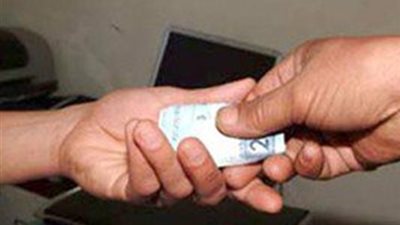 حبس أمين شرطة 4 أيام لحصوله على رشوة من قائدى السيارات