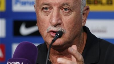 دروجبا يفتح النار على سكولاري