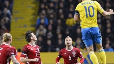 إبراهيموفيتش: تأخر الوقت كثيراً للعب في الدوري الإنجليزي