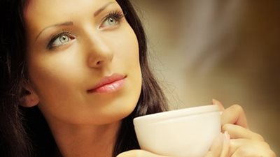 القهوة تقي المرأة من الزهايمر