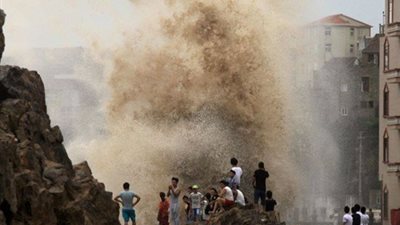 تقرير دولي: نزوح 6 آلاف أسرة من 6 محافظات يمنية جراء الأعاصير