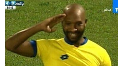 الاباتشى يعلن ولائه للكتالونى قبل كلاسيكو العالم بالصورة