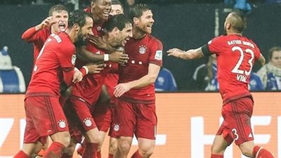 بايرن ميونيخ يقسو على شالكه ويواصل تحليقه بالصدارة