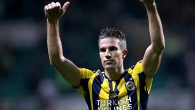 فان بيرسي يعلّق على شائعات رحيله عن فناربخشة بالشتاء