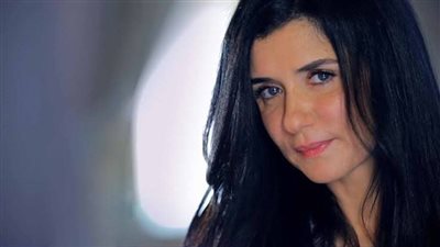 نقل غادة عادل للمستشفى بعد تعرضها لأزمة صحية.. وابنها يطلب الدعاء لها