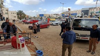 جهاز مدينة العبور يشن حملة إزالة الإشغالات بحي الشباب والحي الأول