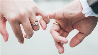 كن مغامر وتوقف عن الإباحية.. نصائح زوجية تثير سخرية المغردون على تويتر