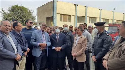 النيابة العامة تعاين موقع حريق صهاريج مطاحن بني مزار في المنيا 
