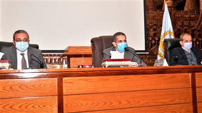 تفاصيل لقاء محافظ الغربية مع 