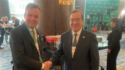 تفاصيل اجتماع وزير البترول مع مستشار الطاقة الأمريكي خلال مؤتمر سيراويك