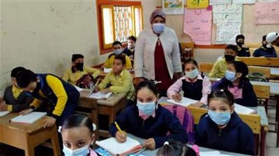 طلاب الصف الرابع الابتدائي بالدقهلية يؤدون امتحاني اللغة العربية والتربية الدينية