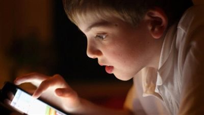 أضرار استخدام المحمول على صحة الأطفال