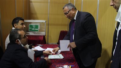 عاجل.. فوز عبد السند يمامة برئاسة حزب الوفد