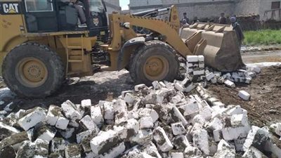 إزالة 5 حالات تعد على الأراضي الزراعية وأملاك الدولة بمركز ببنى مزار