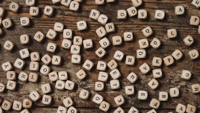 فيروس مثلا.. لماذا نحب ونكره صوت الكلمة قبل أن نعرف مضمونها ؟!