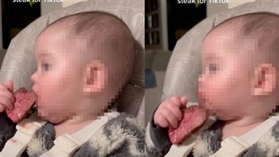 غرائب تيك توك.. أم تثير جدلًا صحيًا بعد إطعام طفلها لحم دموي