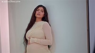 صورة جديدة لابنة كايلي جينر ملفوفة في بطانية بـ 1600 دولار!