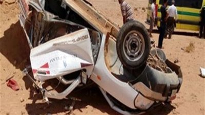 بالأسماء.. 8 مصابين فى انقلاب سيارة بأسوان