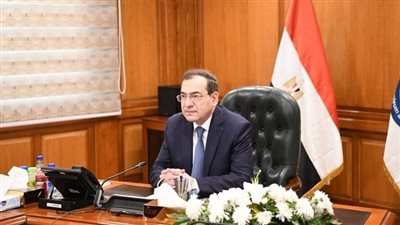 البترول تتعاون مع شركات عالمية للاستكشاف والتنقيب 