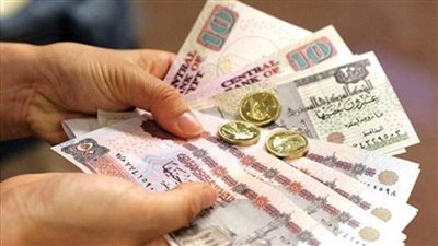 خبير اقتصادي يقترح تغيير شكل العملة الورقية ورفع سعر الفائدة