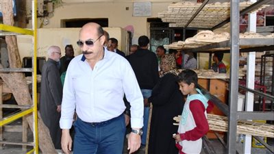 قبل رمضان.. جولة محافظ أسوان للاطمئنان على توافر السلع الغذائية