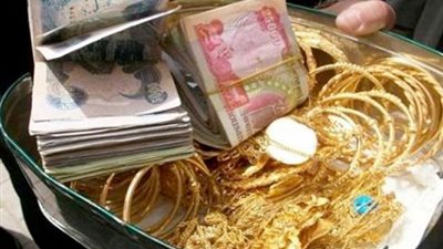 ضبط عامل لاتهامه بسرقة مشغولات ذهبية من محل بالدرب الأحمر