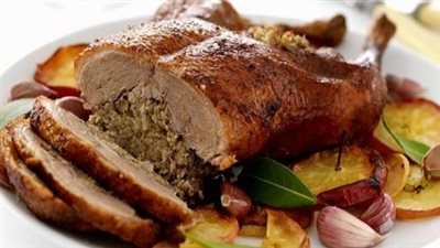 عزومات أول يوم رمضان.. البط المحشي خطوة بخطوة 