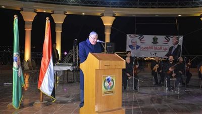 القاضي يشهد الحفل الفني لفرقةالتخت العربي ضمن احتفالات عيد المنيا القومي 