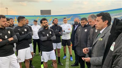 وزير الشباب والرياضة يؤازر منتخب مصر قبل مواجهة السنغال المرتقبة
