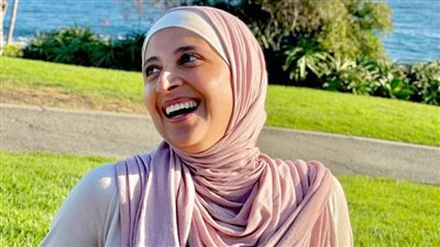 صدق رسول الله.. بعد 12 عامًا من الاعتزال حنان ترك تعود بعمل جديد (صور)