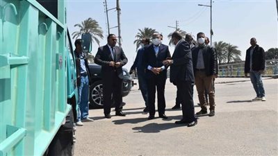 دعم منظومة النظافة بمركز مطاي بالمنيا بعدد من السيارات لرفع تراكمات القمامة 