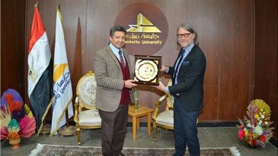 رئيس جامعة دمياط يستقبل أستاذًا من جامعة مارتن لوثر بألمانيا