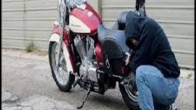 جهود مكثفة لضبط لص سرق دراجة بخارية من أمام القسم بالفيوم