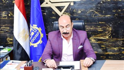 محافظ أسوان يحيل حادث سقوط عمود إنارة على طفلة للتحقيق