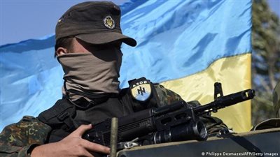 كيف تحولت «كتيبة آزوف» الأوكرانية من تنظيم إرهابي إلى مقاومة ضد الغزو الروسي؟