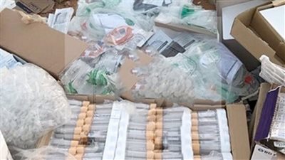 ضبط 19 ألف قطعة مستلزمات طبية قبل بيعها داخل مخزن بالقاهرة