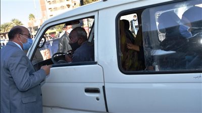 محافظ أسوان يزف أخبارا سارة للمواطنين عن أجرة المواصلات