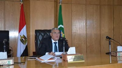 محافظ المنيا يتابع نسب ومعدلات تنفيذ مشروعات حياة كريمة 