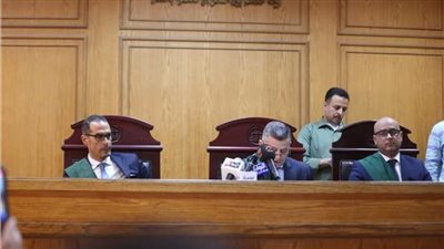 لحظات انهيار حنين حسام فور سماع الحكم بسجنها 3 سنوات