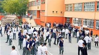 سقوط طالب من الطابق الثاني داخل مدرسة شهيرة في القليوبية