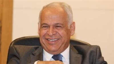 فرج عامر يفجر مفاجأة ويؤكد إعادة مباراة مصر والسنغال بدون جمهور 