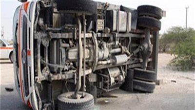 إصابة 6 أشخاص بجروح متفرقة في انقلاب ميكروباص بالصف