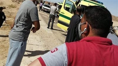 إصابة 3 أشخاص في حادث اصطدام سيارة بـ عمود إنارة في قنا