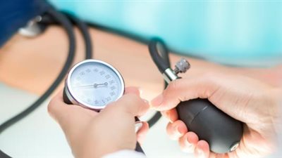 هيئة الدواء تقدم بعض النصائح عند استخدام جهاز قياس الضغط