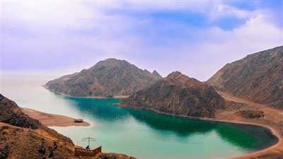 بالإنفوجراف.. مشروعات عملاقة على كل شبر من أرض الفيروز