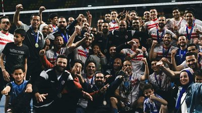 تعليقات رشاد وأبو الحسن وهيكل على فوز طائرة الزمالك بكأس مصر