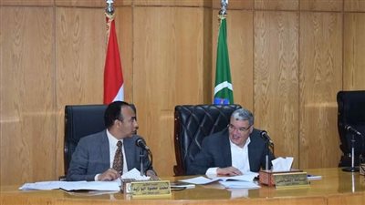 محافظ المنيا يناقش معدلات تنفيذ المشروعات المبادرة الرئاسية حياة كريمة 