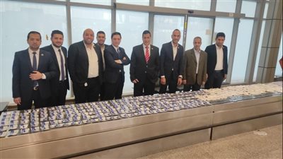 ضبط 8800 عبوة مستلزمات طب أسنان أثناء تهريبها عن طريق طبيب وزوجته