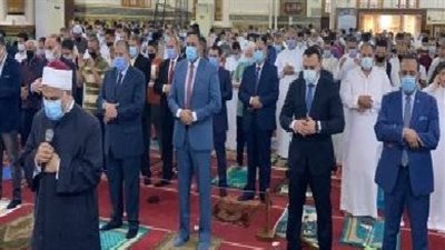 تبادلوا التهانى.. الآلاف يؤدون صلاة العيد بالدقهلية