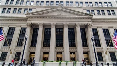 رئيس بنك الاحتياطي الفيدرالي: سنخفض أسعار الفائدة بمرور الوقت